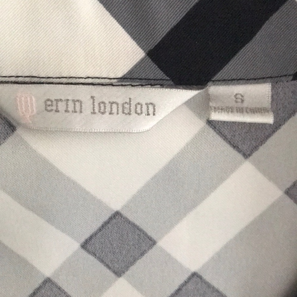 Patterned check button down blouse - Picture 2 of 3